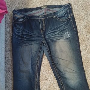 Plus Size dark wash capris